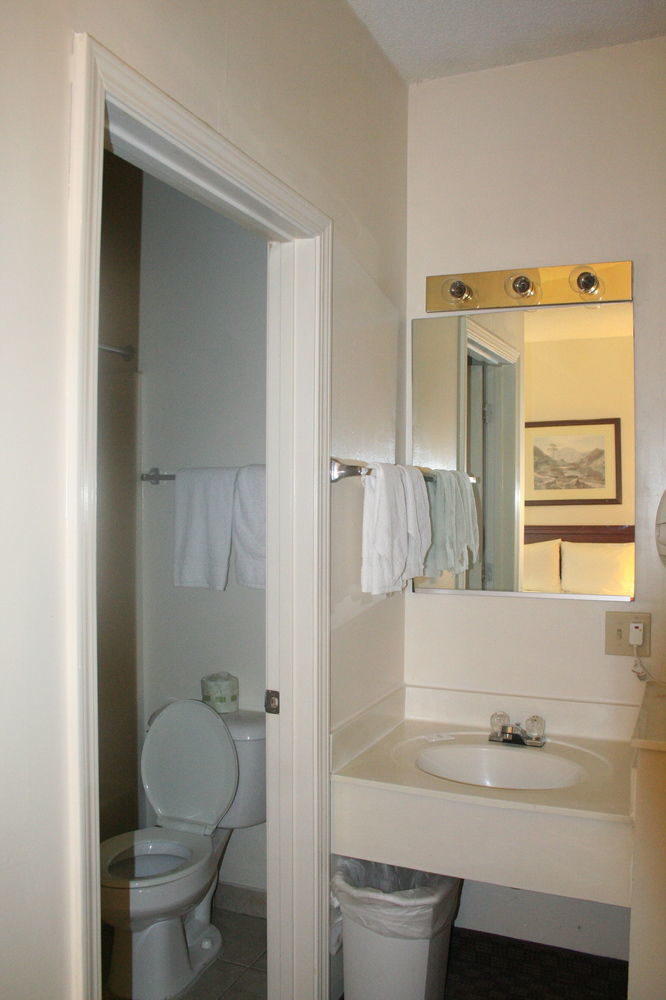 Intown Suites Extended Stay San Antonio Tx - Leon Valley South エクステリア 写真